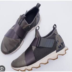 Sorel Kinetic Sneak High Top Sneakers‎ Size 8.5 Sage Green/camo